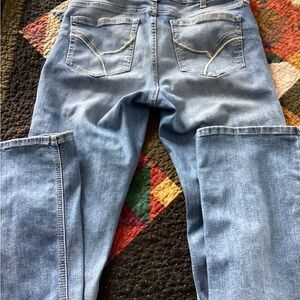 Women's Ariat faded blue; practically new!